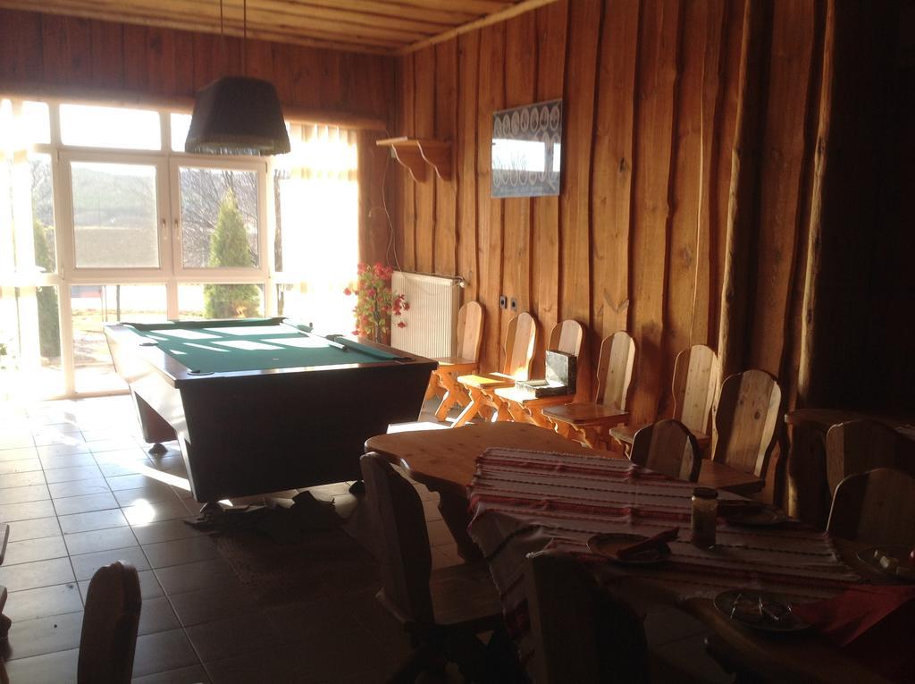 Club Torony Hotel Bagian luar foto